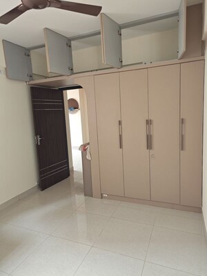 Room in 2 BHK Apartment at Shriram Solitaire, Yelahanka New Town – for Rent