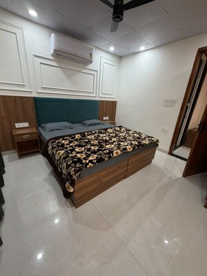 Bedroom in 1 BHK Builder Floor at Dlf City Phase 3 – for Rent