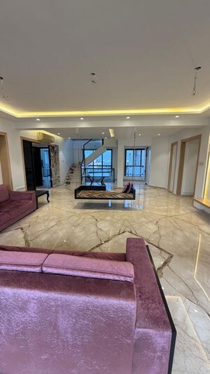 Bedroom in 4 BHK Apartment at United Classic, Bandra West – for Rent