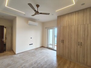 Room in 4 BHK Apartment at Sumadhura The Olympus, Nanakramguda – for Rent