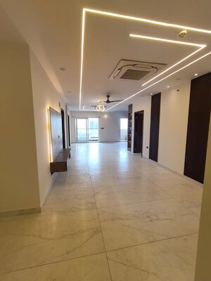 Room in 4 BHK Apartment at Sumadhura The Olympus, Nanakramguda – for Rent