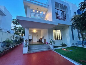Swimming Pool in 3 BHK Villa at Kolte Ivy Estate, Wagholi – for Sale