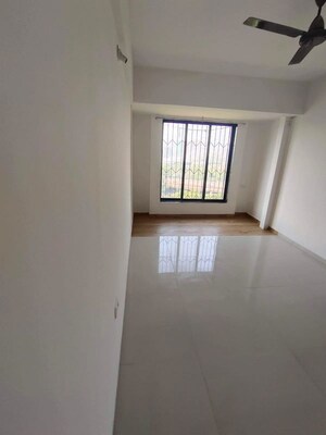 Room in 1 BHK Apartment at Laxmi Callista, Goregaon West – for Sale