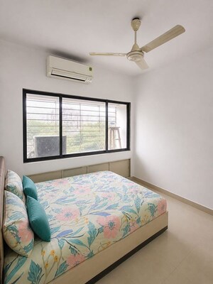 Bedroom in 2 BHK Apartment at Nilam Apartment Santacruz, Santacruz West – for Rent