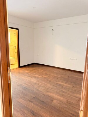 Room in 3 BHK Apartment at Cooke Town – for Rent