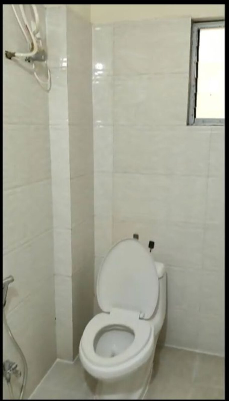 Bathroom, namishree-tulip-le-park 3 Bedroom 1570 Sq.Ft. Apartment In Kondapur Hyderabad 10641954