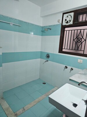 Team Area in 3 BHK Villa at RWA Apartments Sector 26, Sector 26 – for Rent