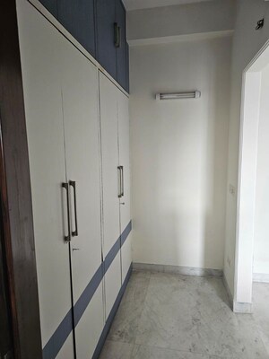 Building Lobby in 3 BHK Villa at RWA Apartments Sector 26, Sector 26 – for Rent