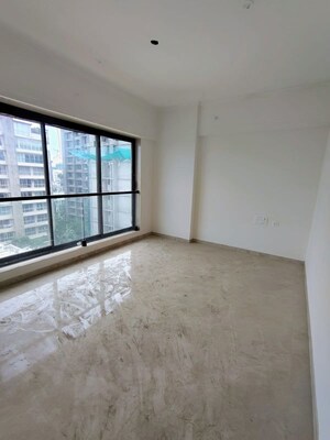 Room in 2 BHK Apartment at Santacruz West – for Rent