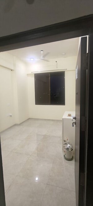 Room in 1 BHK Apartment at Alamdar The Auro, Lower Parel – for Rent