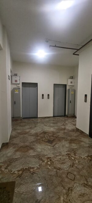 Room in 1 BHK Apartment at Alamdar The Auro, Lower Parel – for Rent