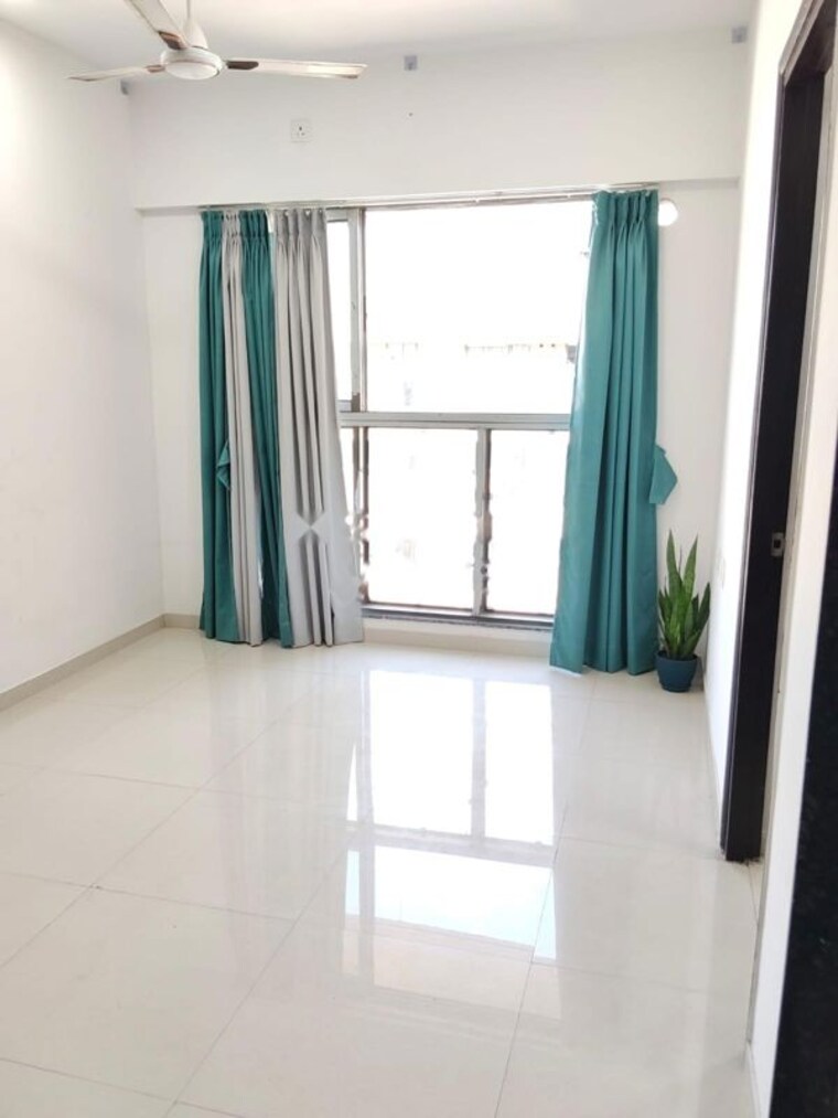 Room, uk-iridium-tower-2 1 Bedroom 610 Sq.Ft. Apartment In Kandivali East Mumbai 10642092