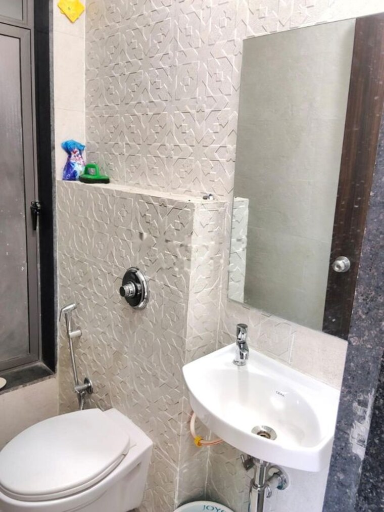 Bathroom, uk-iridium-tower-2 1 Bedroom 610 Sq.Ft. Apartment In Kandivali East Mumbai 10642092