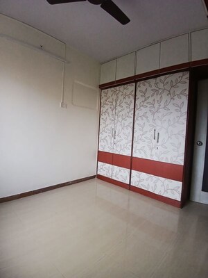 Room in 1 BHK Apartment at Sai Aasha Daya CHS Ltd., Mulund East – for Rent