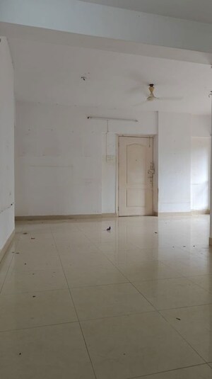 Room in 3 BHK Apartment at Shashtri Nagar – for Rent