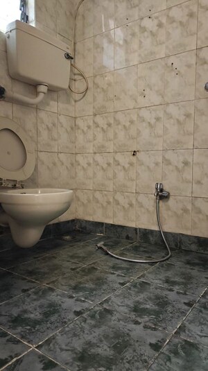 Bathroom in 3 BHK Apartment at Shashtri Nagar – for Rent