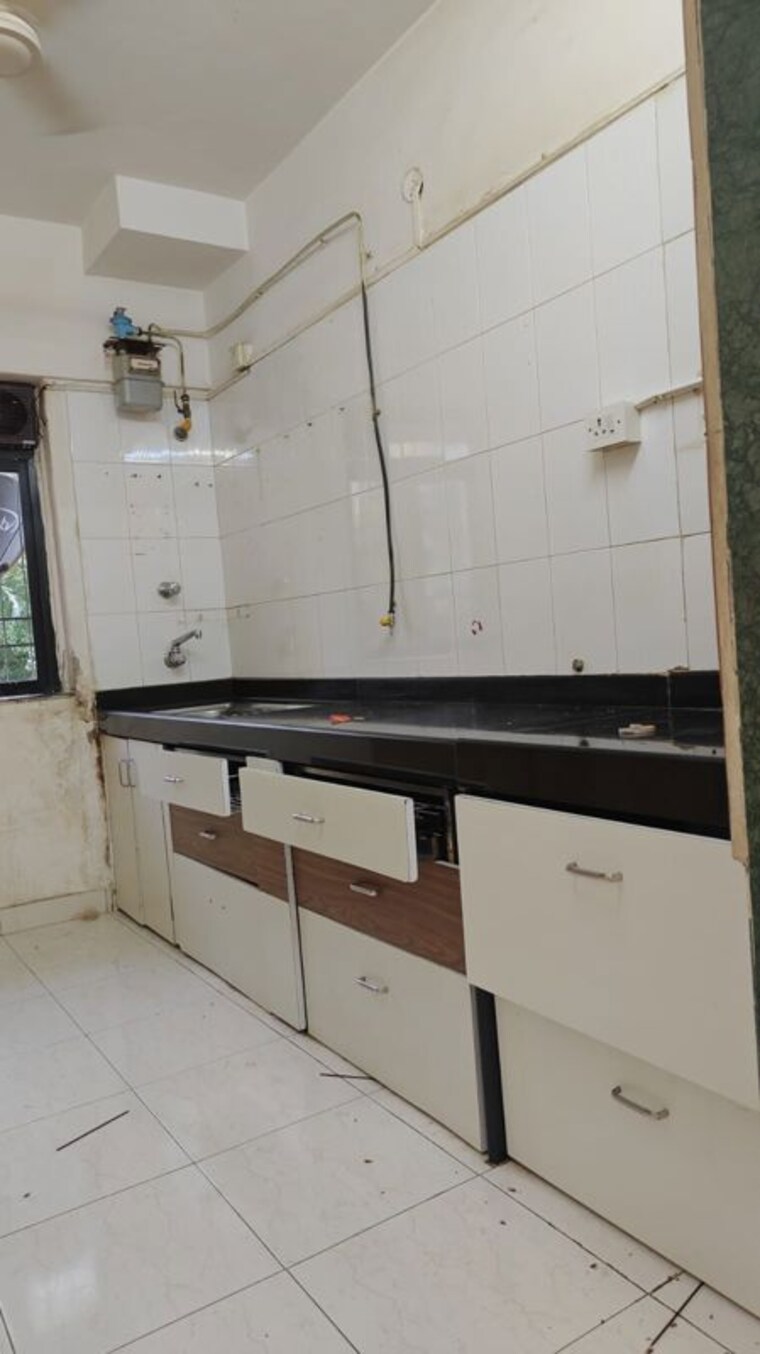 Kitchen, shashtri nagar 3 Bedroom 1400 Sq.Ft. Apartment In Shashtri Nagar Mumbai 10602928