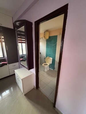Room in 4 BHK Apartment at Regent Park, Serilingampally – for Rent