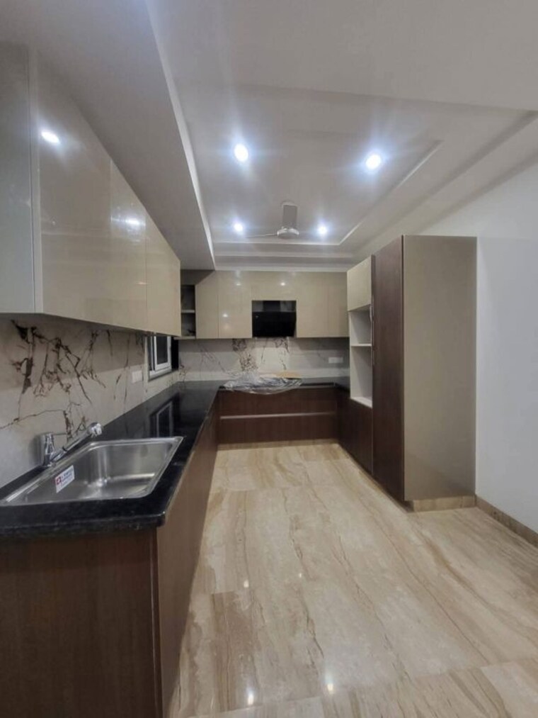 Kitchen, sector 63 3 Bedroom 2200 Sq.Ft. Builder Floor In Sector 63 Gurgaon 10642130