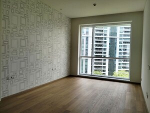 Room in 4 BHK Apartment at Magarpatta City – for Sale