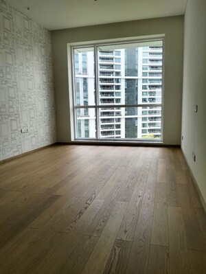 Room in 4 BHK Apartment at Magarpatta City – for Sale