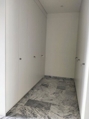 Room in 4 BHK Apartment at Magarpatta City – for Sale