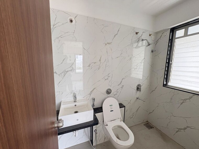 Bathroom, raga-top-towers 2.5 Bedroom 1200 Sq.Ft. Apartment In Wakad Pune 10642169