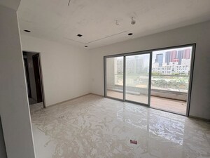 Room in 2.5 BHK Apartment at Raga Top Towers, Wakad – for Rent