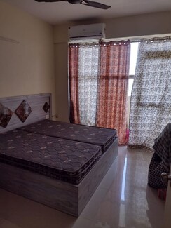 2 BHK Apartment For Rent in Pyramid Square 67A