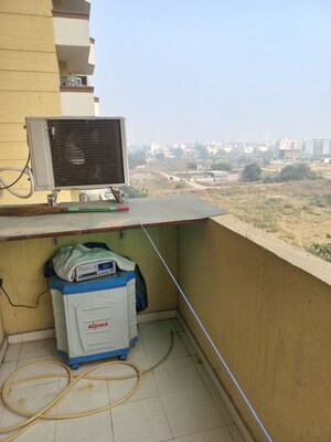 Furnished Amenities in 2 BHK Apartment at Pyramid Square 67A, Sector 67 – for Rent