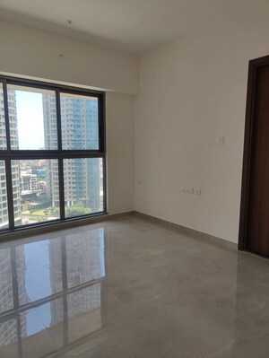 Room in 2 BHK Apartment at Sheth Auris Bliss, Malad West – for Sale