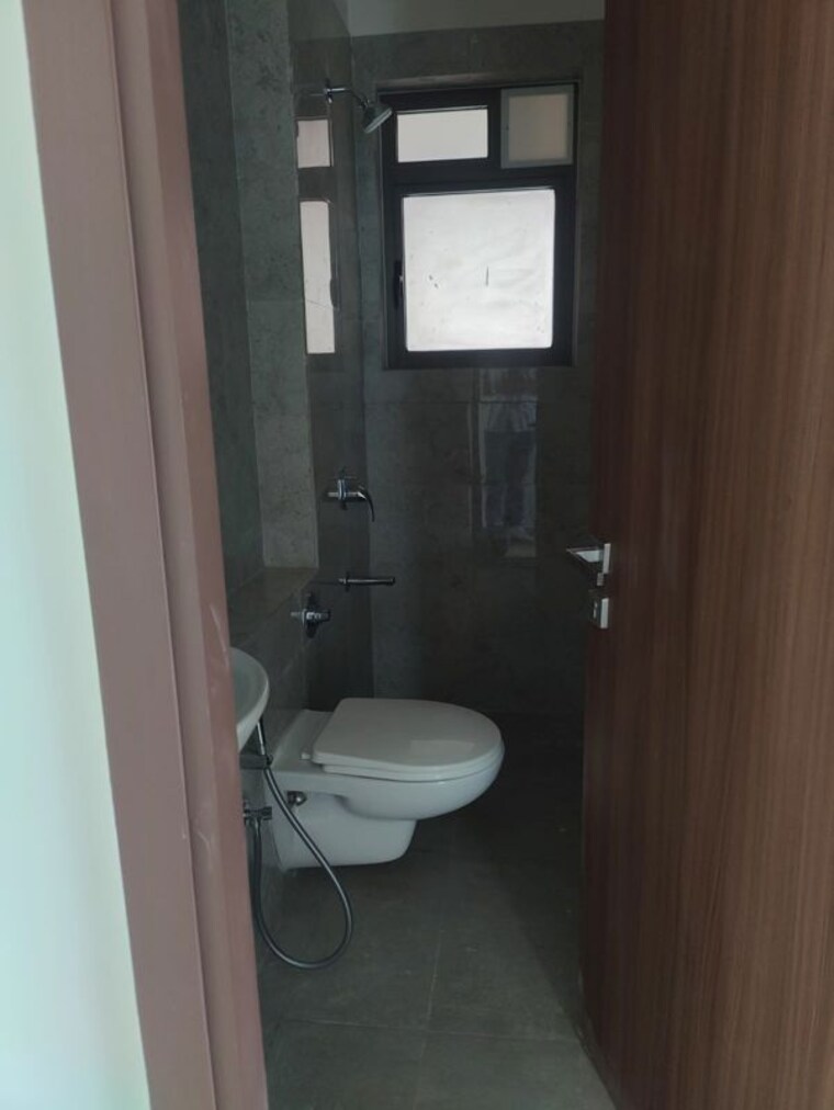 Bathroom, sheth-auris-bliss 2 Bedroom 615 Sq.Ft. Apartment In Malad West Mumbai 10642241