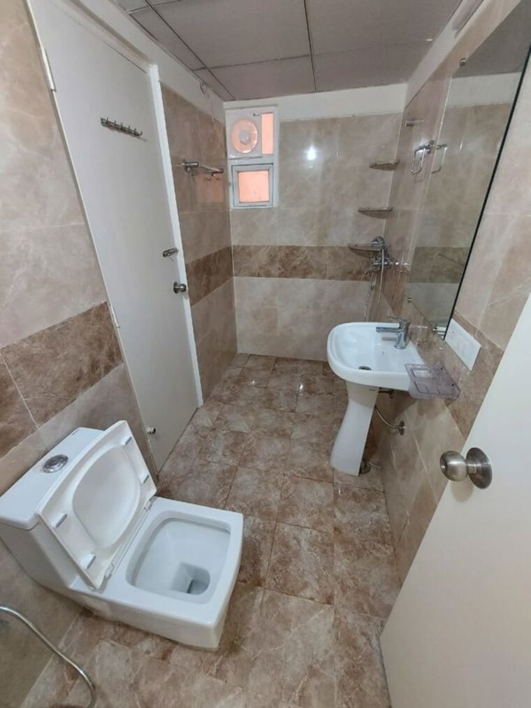 Bathroom, gaurs-siddhartham 3 Bedroom 1185 Sq.Ft. Apartment In Siddharth Vihar Ghaziabad 10642225