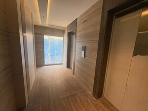 Room in 3 BHK Apartment at Santacruz West – for Rent