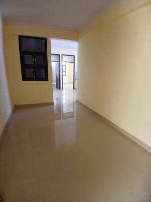 Room in 3 BHK Apartment at Ravindra Garden, Aliganj – for Rent