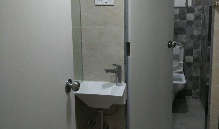 Bathroom, andheri east Commercial Office Space 780 Sq.Ft. In Andheri East Mumbai 10642269