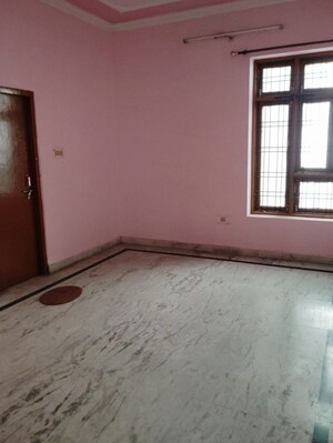 Room in  Office Space at Narayan Plaza Jankipuram, Jankipuram – for Rent
