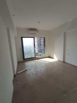 Room in 3 BHK Apartment at Sheth Avante, Kanjurmarg West – for Rent