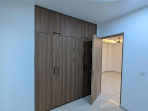Room in 3 BHK Apartment at Godrej Urban Park, Chandivali – for Rent