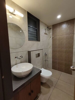 Bathroom in 2 BHK Apartment at Darshanam Twin Tower, Pratham Upvan – for Sale
