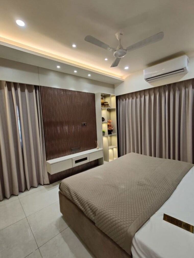 Bedroom, darshanam-twin-tower 2 Bedroom 725 Sq.Ft. Apartment In Pratham Upvan Vadodara 10642344