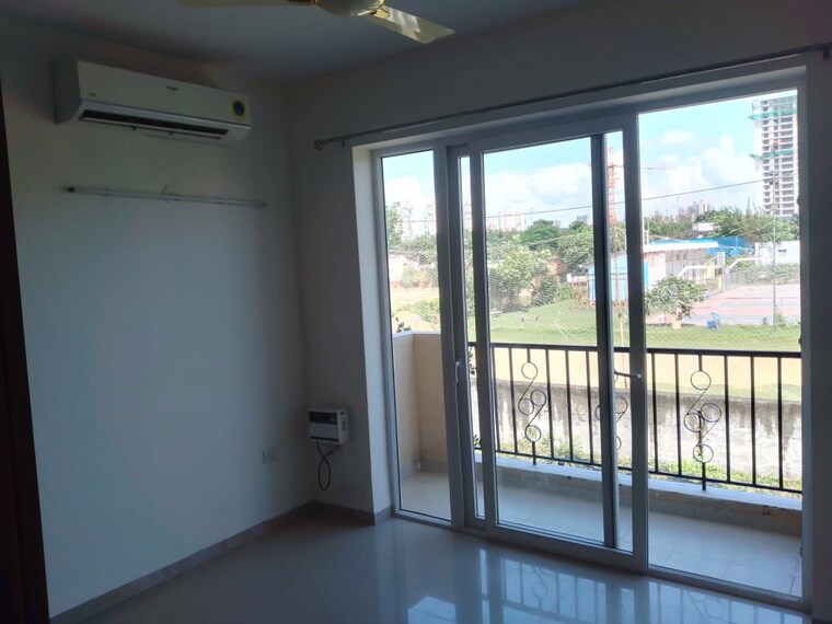 Room, emaar-mgf-emerald-hills 3 Bedroom 267 Sq.Yd. Apartment In Sector 65 Gurgaon 10642432