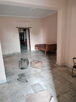 Room in 2 BHK Builder Floor at Phase 5 – for Rent