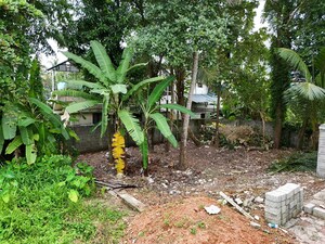  Plot – Garden View at Kaloor - for Sale