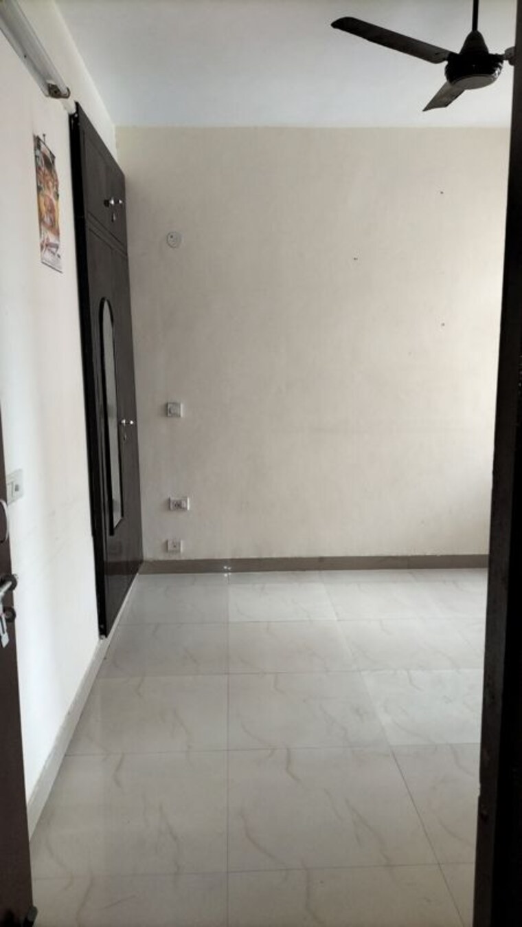Bathroom, srs-royal-hills 2.5 Bedroom 1133 Sq.Ft. Apartment In Sector 87 Faridabad 10642486