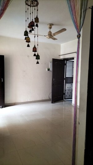 Room in 2.5 BHK Apartment at SRS Royal Hills, Sector 87 – for Rent