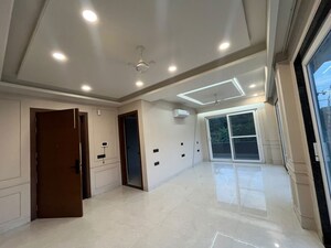 3 BHK Builder Floor For Rent in Sector 52