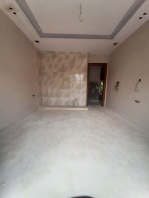 Room in 3 BHK Builder Floor at Paschim Vihar – for Sale