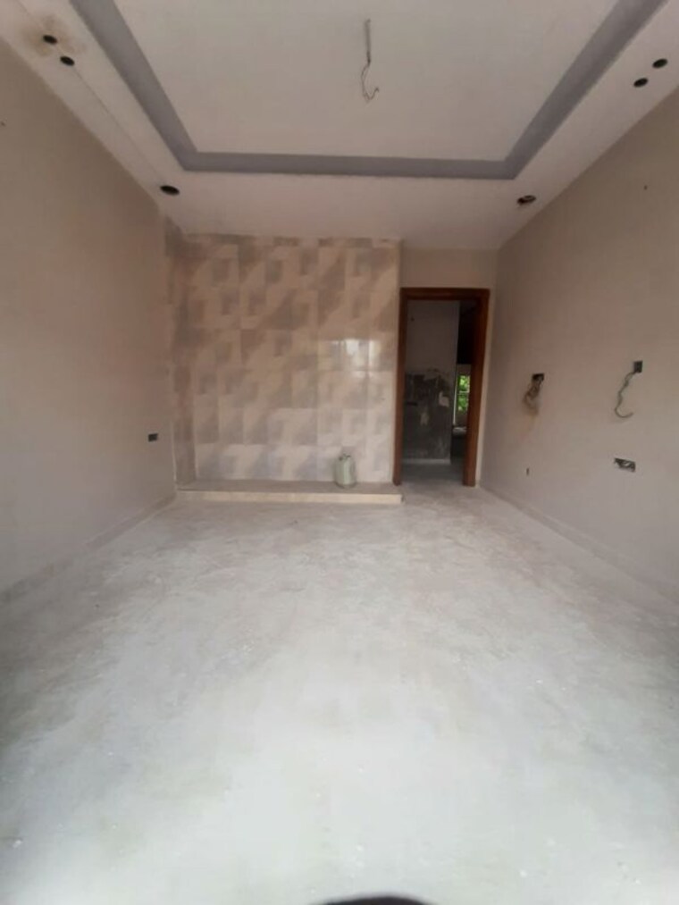 Room, paschim vihar 3 Bedroom 200 Sq.Yd. Builder Floor In Paschim Vihar Delhi 10642528