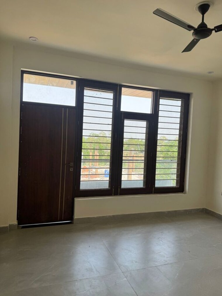 Room, bptp-park-81 3 Bedroom 315 Sq.Yd. Builder Floor In Sector 81 Faridabad 10642546